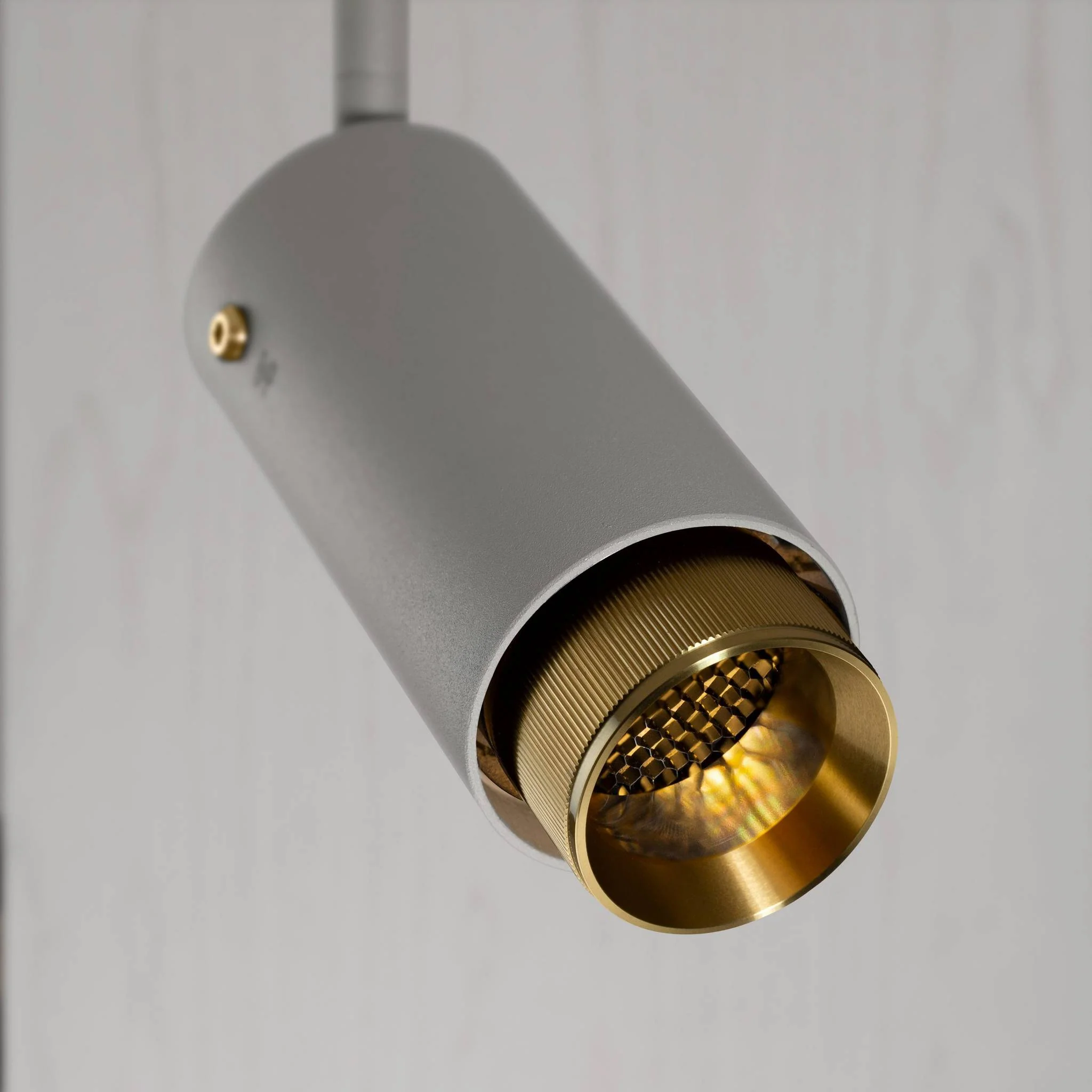 Linear-Knurl Track Spotlight EXHAUST LINEAR in Stone