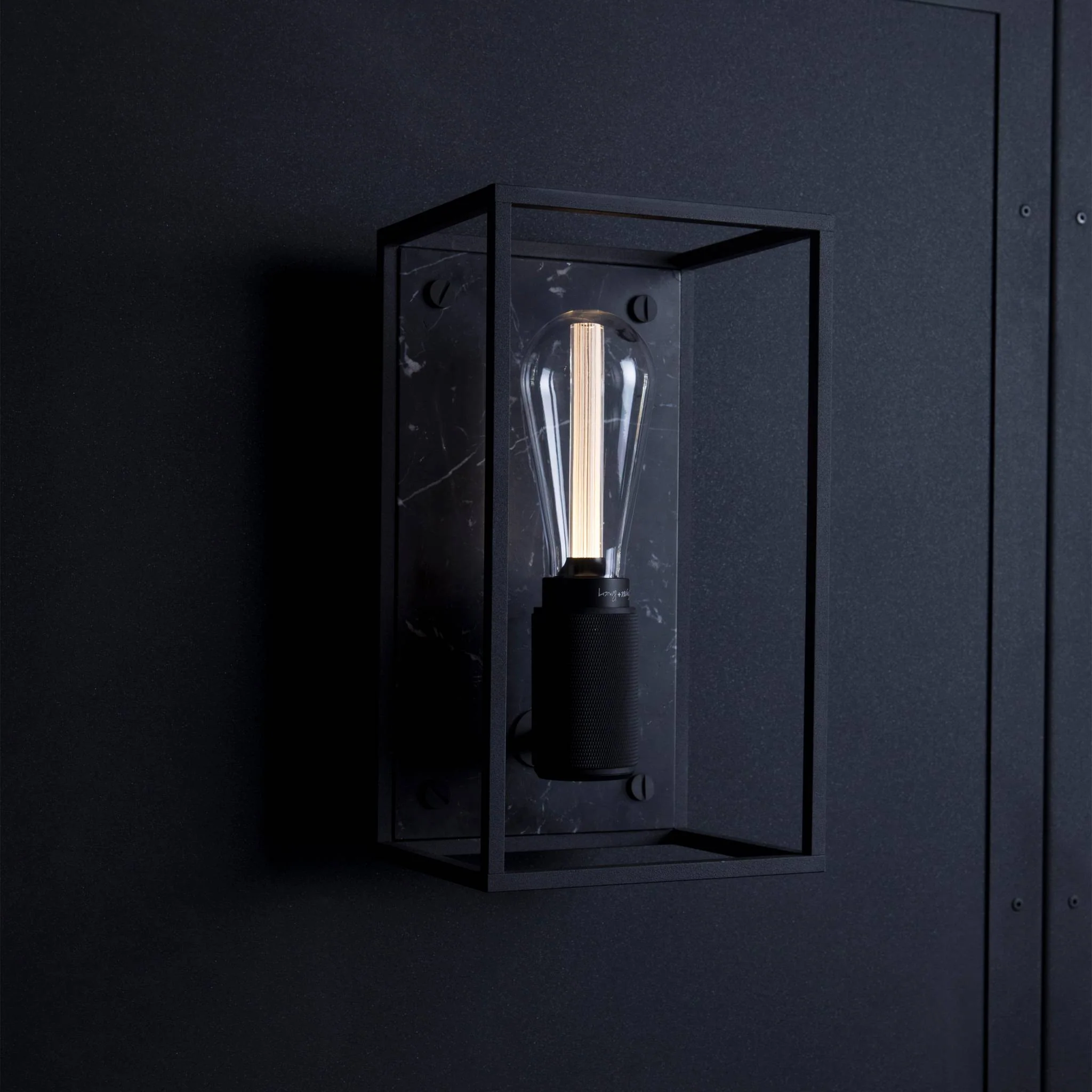 CAGED WALL / MEDIUM / CROSS Medium Wall Light