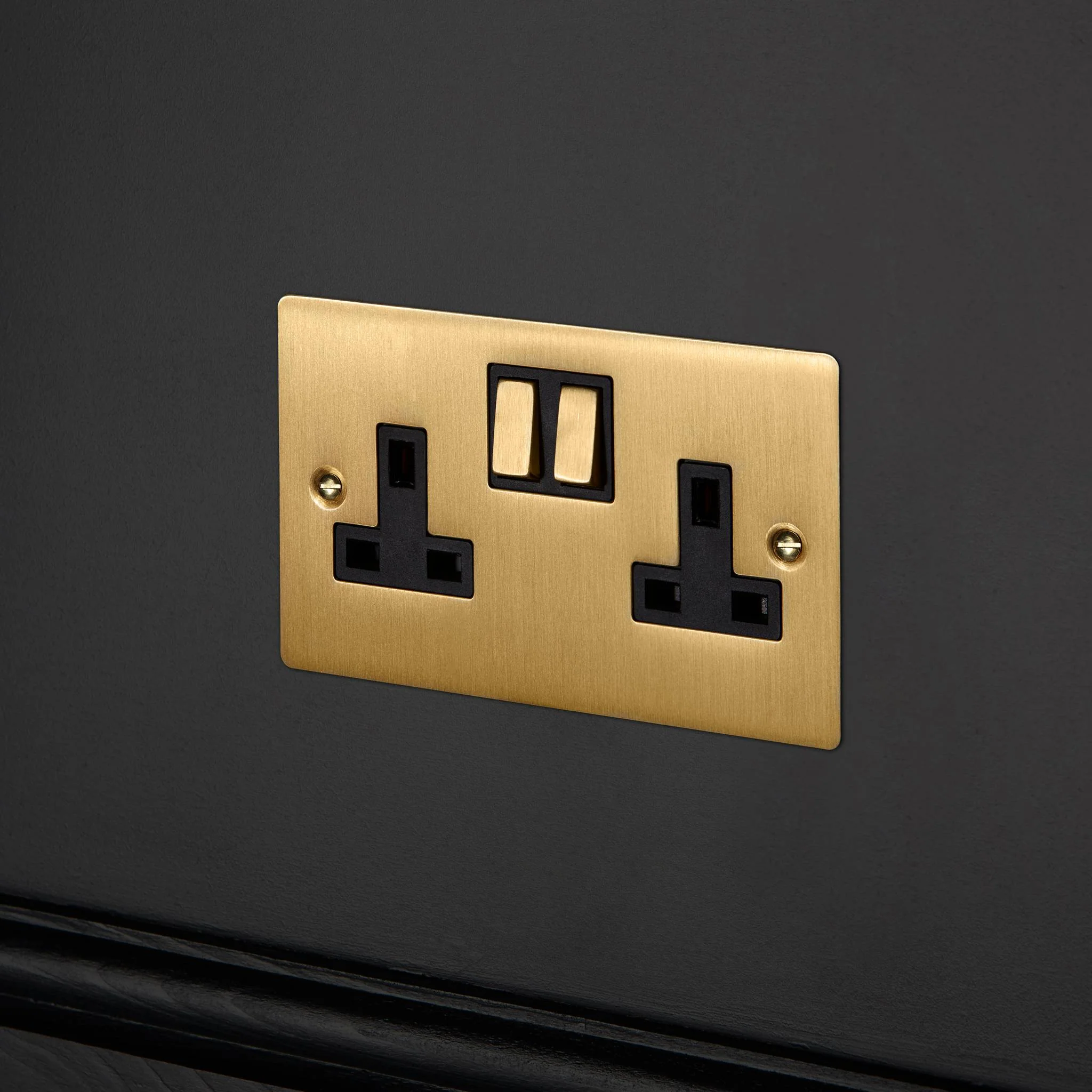 2G UK PLUG SOCKET